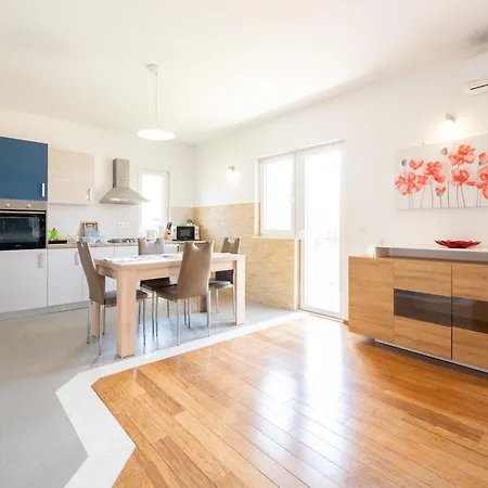 Apartment Neno *