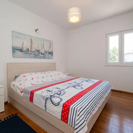 Neno Apartment *